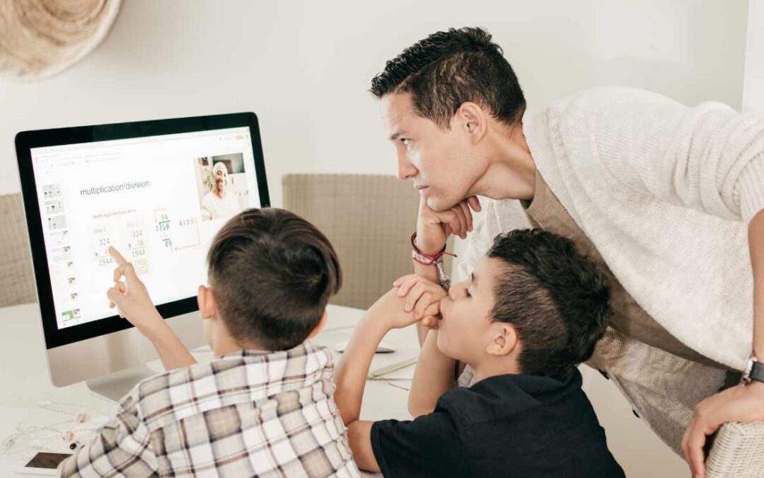 Explorando las Implicaciones de la Educación en Casa